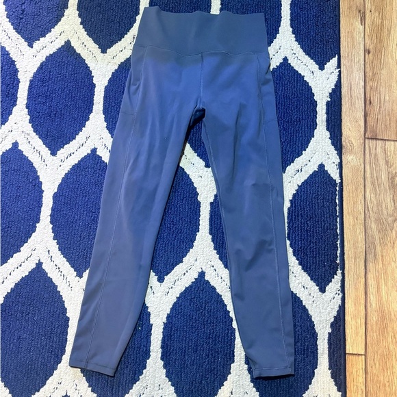 Vuori studio pocket leggings-short size M - Picture 1 of 2